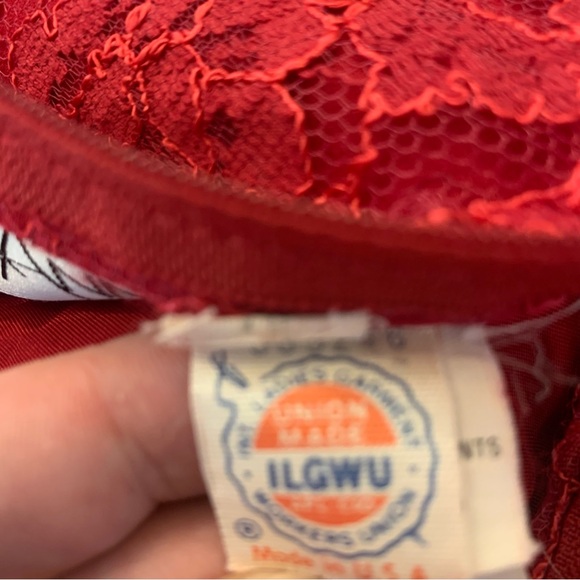 Vintage Red Dress with Lace Front, Sheer Long Sleeves (has hole) size Large . - Picture 16 of 16